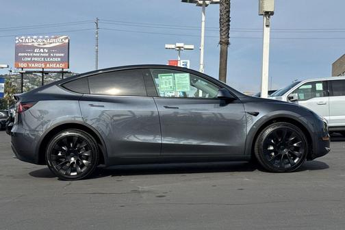 2022 Tesla Model Y Long Range Dual Motor All-Wheel Drive