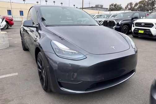 2022 Tesla Model Y Long Range Dual Motor All-Wheel Drive