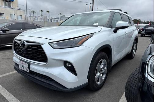 2022 Toyota Highlander LE
