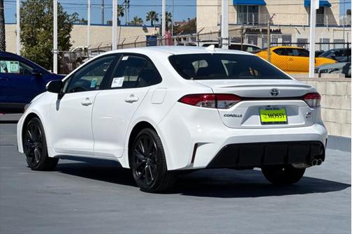 2025 Toyota Corolla Hybrid SE