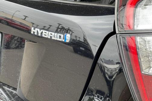 2016 Toyota Prius Three Touring