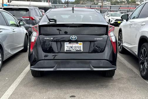 2016 Toyota Prius Three Touring