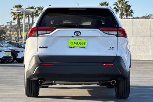 2025 Toyota RAV4 Hybrid LE