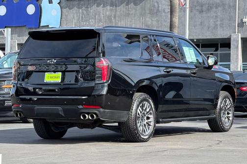 2025 Chevrolet Suburban 4WD Z71