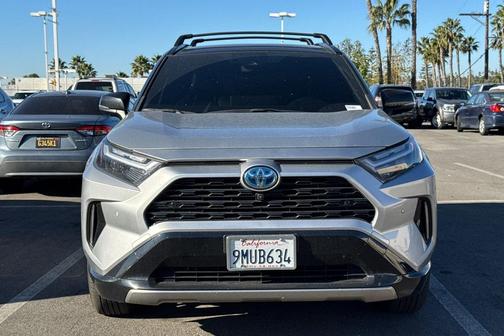 2024 Toyota RAV4 Hybrid SE