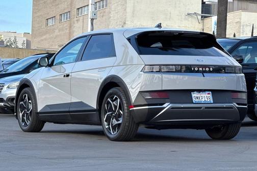 2024 Hyundai IONIQ 5 SE