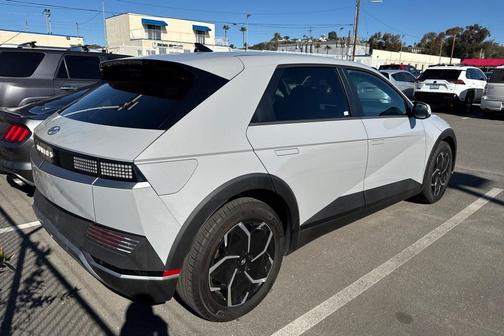 2024 Hyundai IONIQ 5 SE