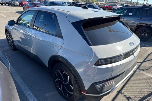 2024 Hyundai IONIQ 5 SE