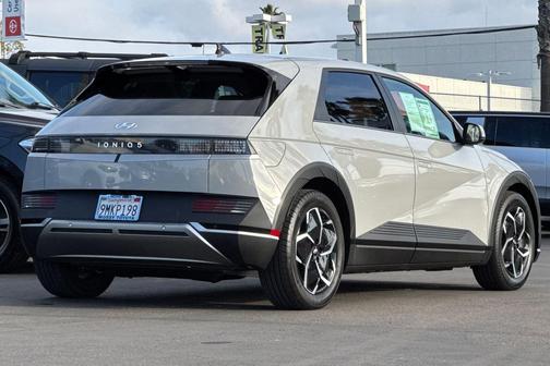 2024 Hyundai IONIQ 5 SE