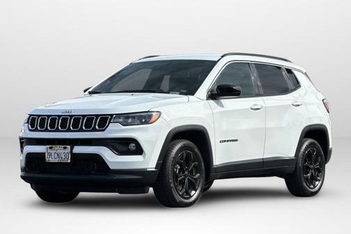 Bright White Clearcoat 2024 Jeep Compass Latitude