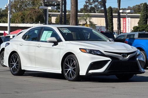 2023 Toyota Camry SE