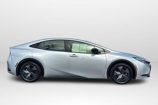 2023 Toyota Prius LE