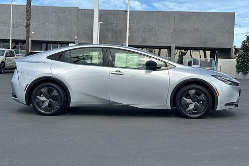 2023 Toyota Prius LE