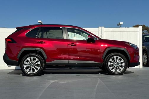 2025 Toyota RAV4 XLE Premium