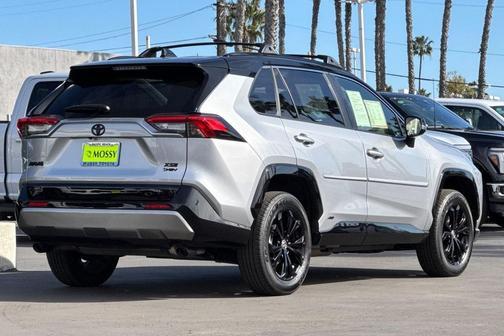 2025 Toyota RAV4 Hybrid SE