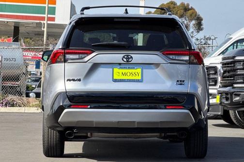 2025 Toyota RAV4 Hybrid SE