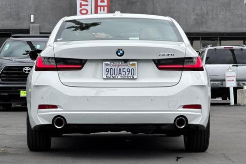 2023 BMW 330 330i