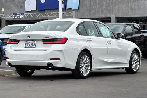 2023 BMW 330 330i
