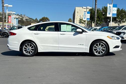 2017 Ford Fusion Hybrid SE