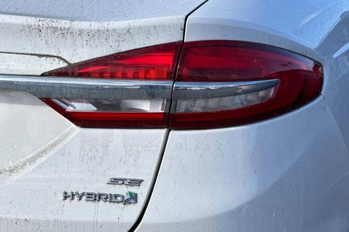2017 Ford Fusion Hybrid SE