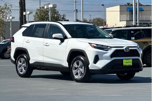 2025 Toyota RAV4 XLE