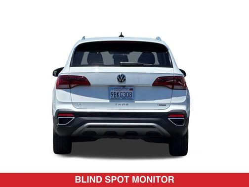 Pure White 2022 Volkswagen Taos 1.5T SE