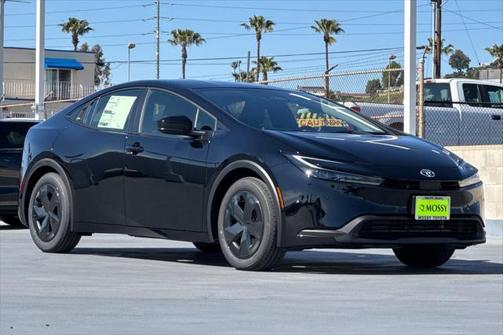 2025 Toyota Prius LE