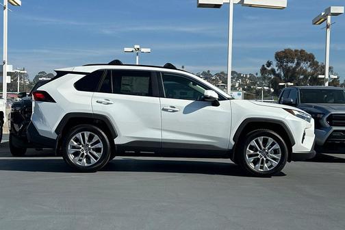 2025 Toyota RAV4 XLE Premium