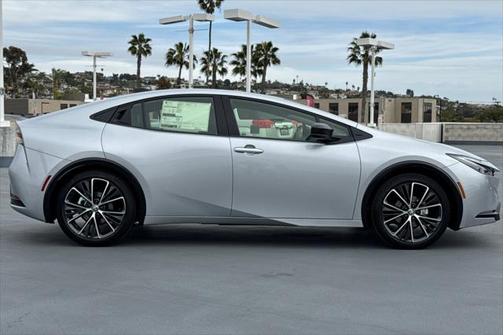 2025 Toyota Prius XLE