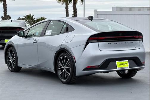2025 Toyota Prius XLE