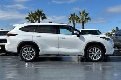2025 Toyota Highlander Hybrid Limited