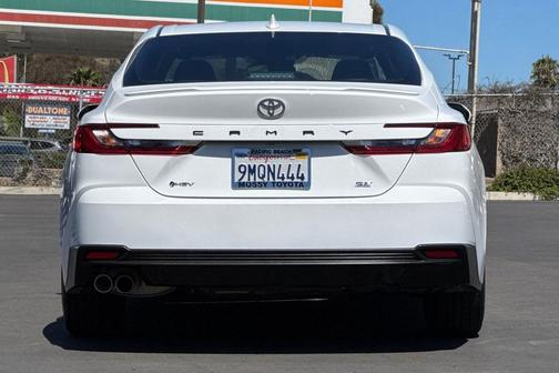 2025 Toyota Camry SE