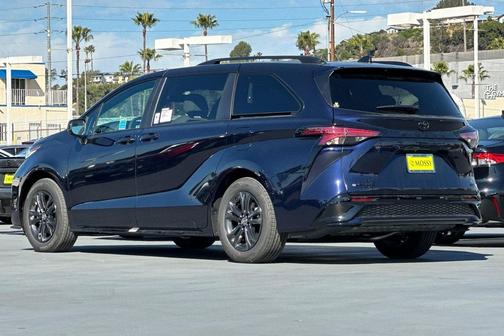 2026 Toyota Sienna XSE 7 Passenger