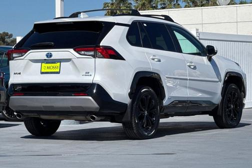 2023 Toyota RAV4 Hybrid SE