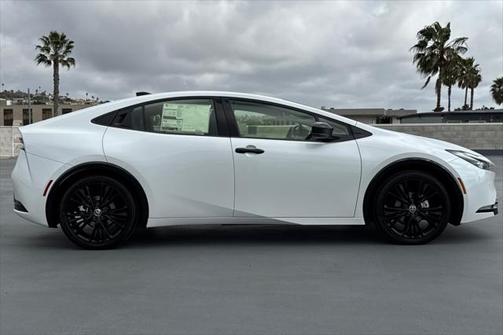 2025 Toyota Prius L