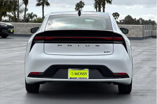 2025 Toyota Prius L