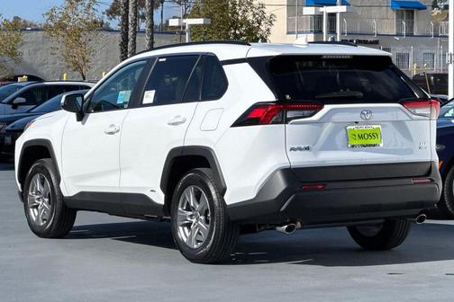 2025 Toyota RAV4 Hybrid XLE