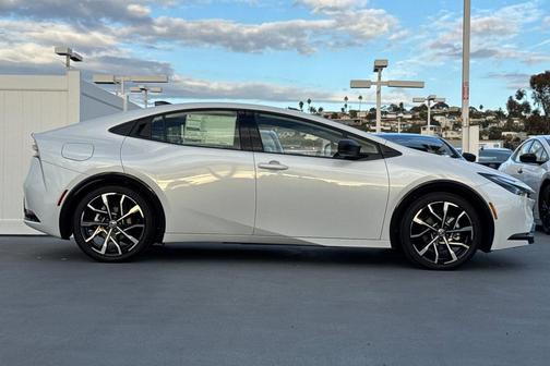 Wind Chill Pearl 2026 Toyota Prius Plug-In Hybrid XSE Premium