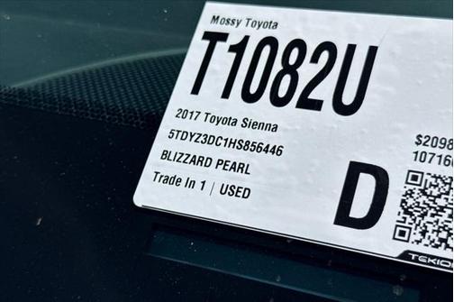 2017 Toyota Sienna XLE