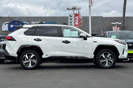 2024 Toyota RAV4 Prime SE