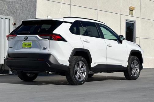 2025 Toyota RAV4 Hybrid XLE