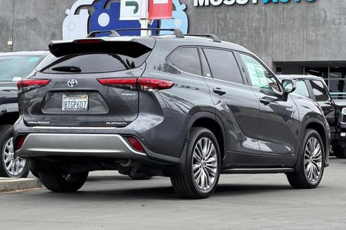 2020 Toyota Highlander Hybrid Platinum