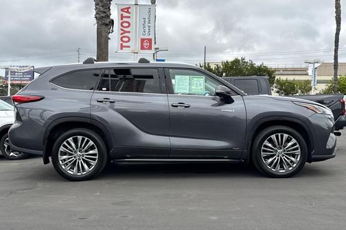 2020 Toyota Highlander Hybrid Platinum