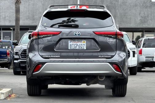 2020 Toyota Highlander Hybrid Platinum
