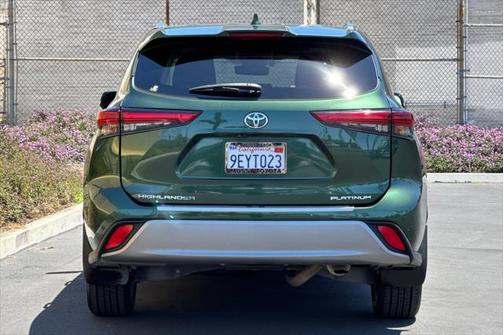 2023 Toyota Highlander Platinum