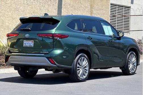 2023 Toyota Highlander Platinum