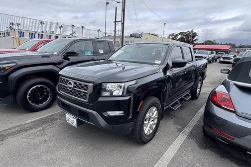 2023 Nissan Frontier SV