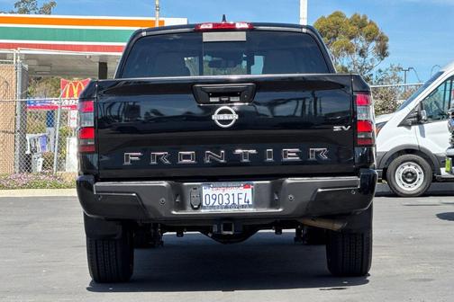 2023 Nissan Frontier SV