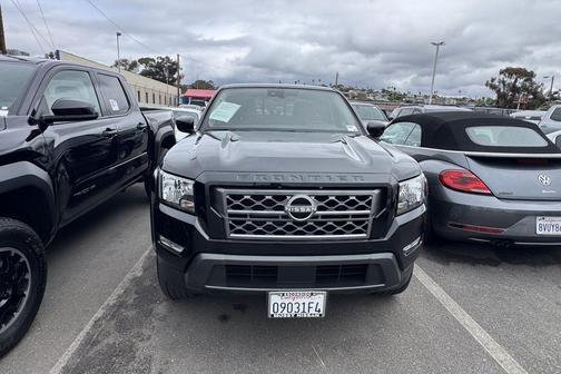 2023 Nissan Frontier SV