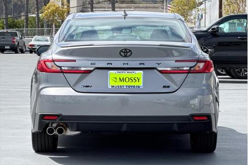 2025 Toyota Camry SE